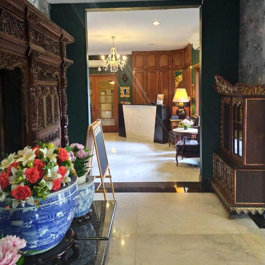 Arimbi Pejaten Suites Yakarta Exterior foto