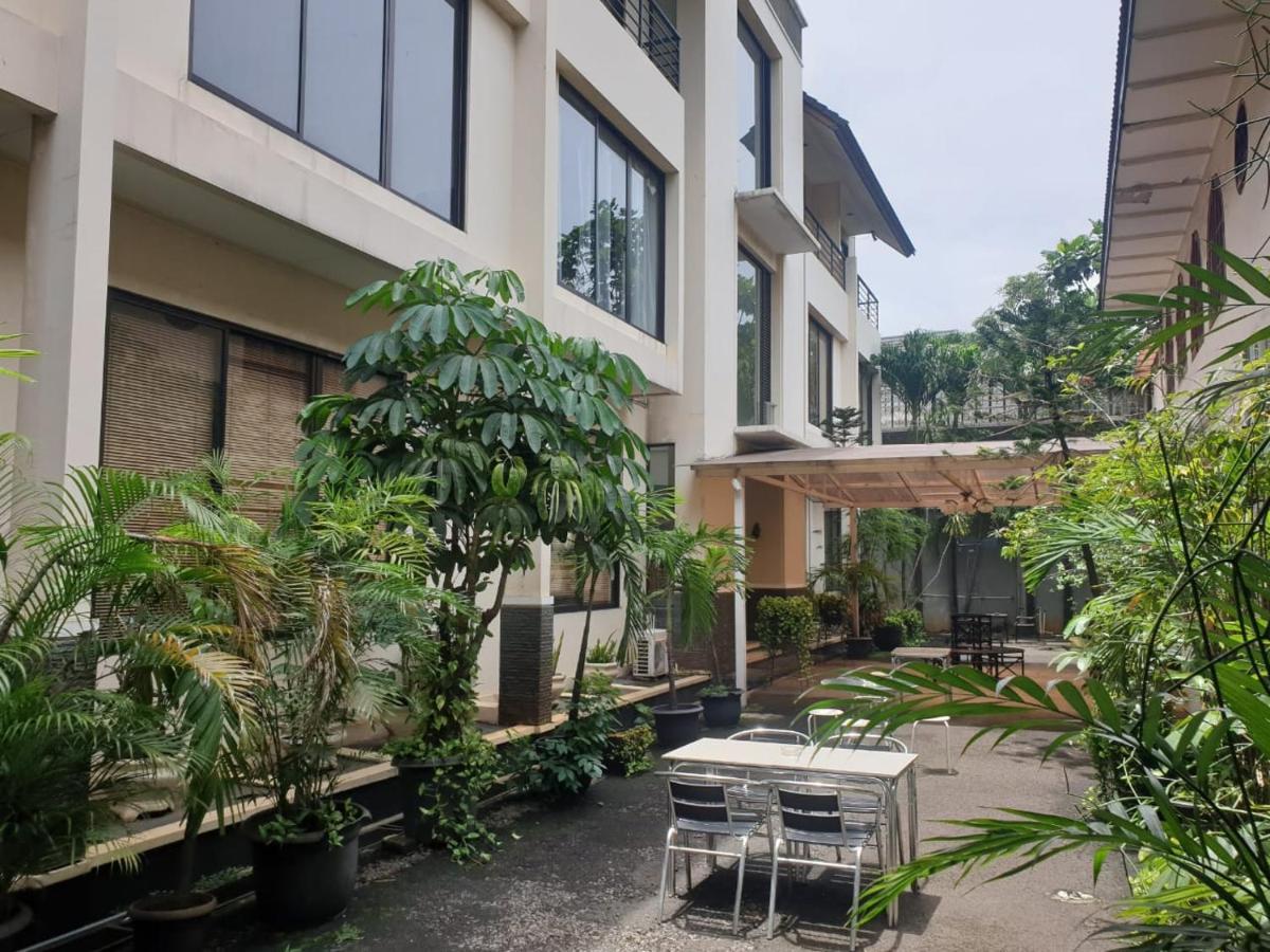 Arimbi Pejaten Suites Yakarta Exterior foto