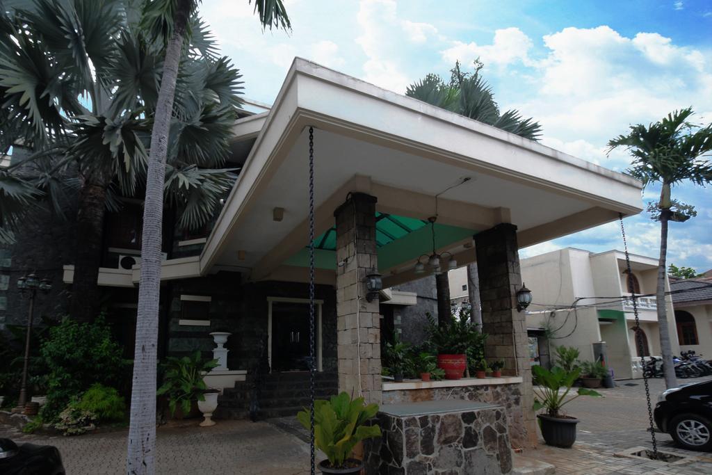 Arimbi Pejaten Suites Yakarta Exterior foto