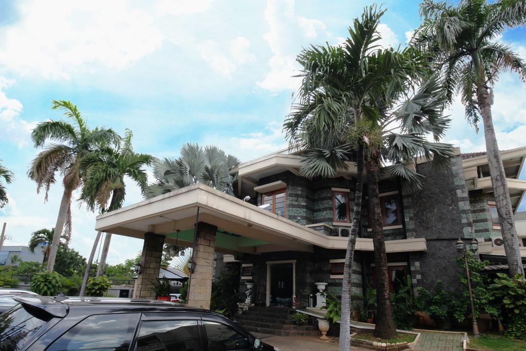 Arimbi Pejaten Suites Yakarta Exterior foto