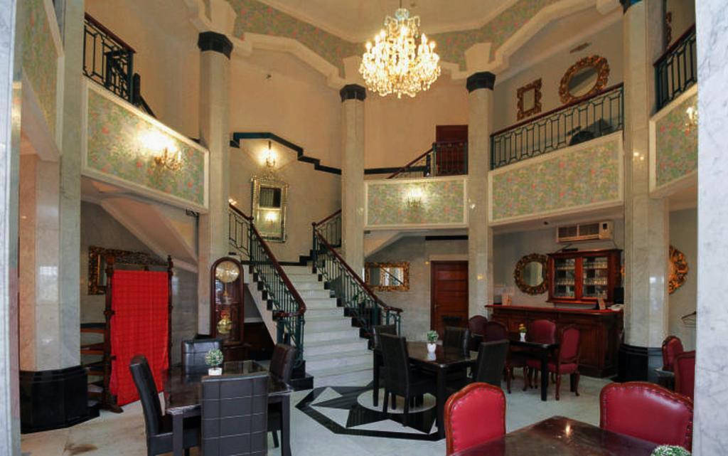 Arimbi Pejaten Suites Yakarta Exterior foto