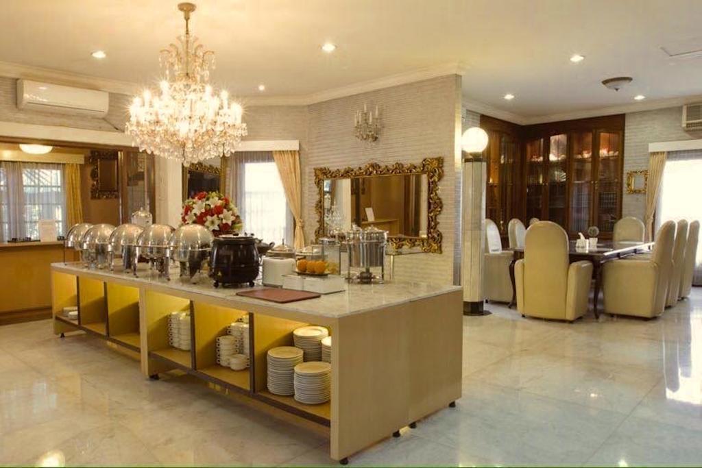 Arimbi Pejaten Suites Yakarta Exterior foto