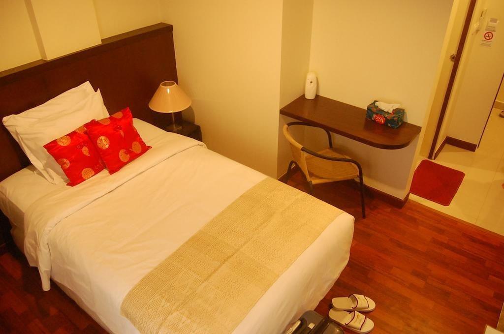 Arimbi Pejaten Suites Yakarta Exterior foto