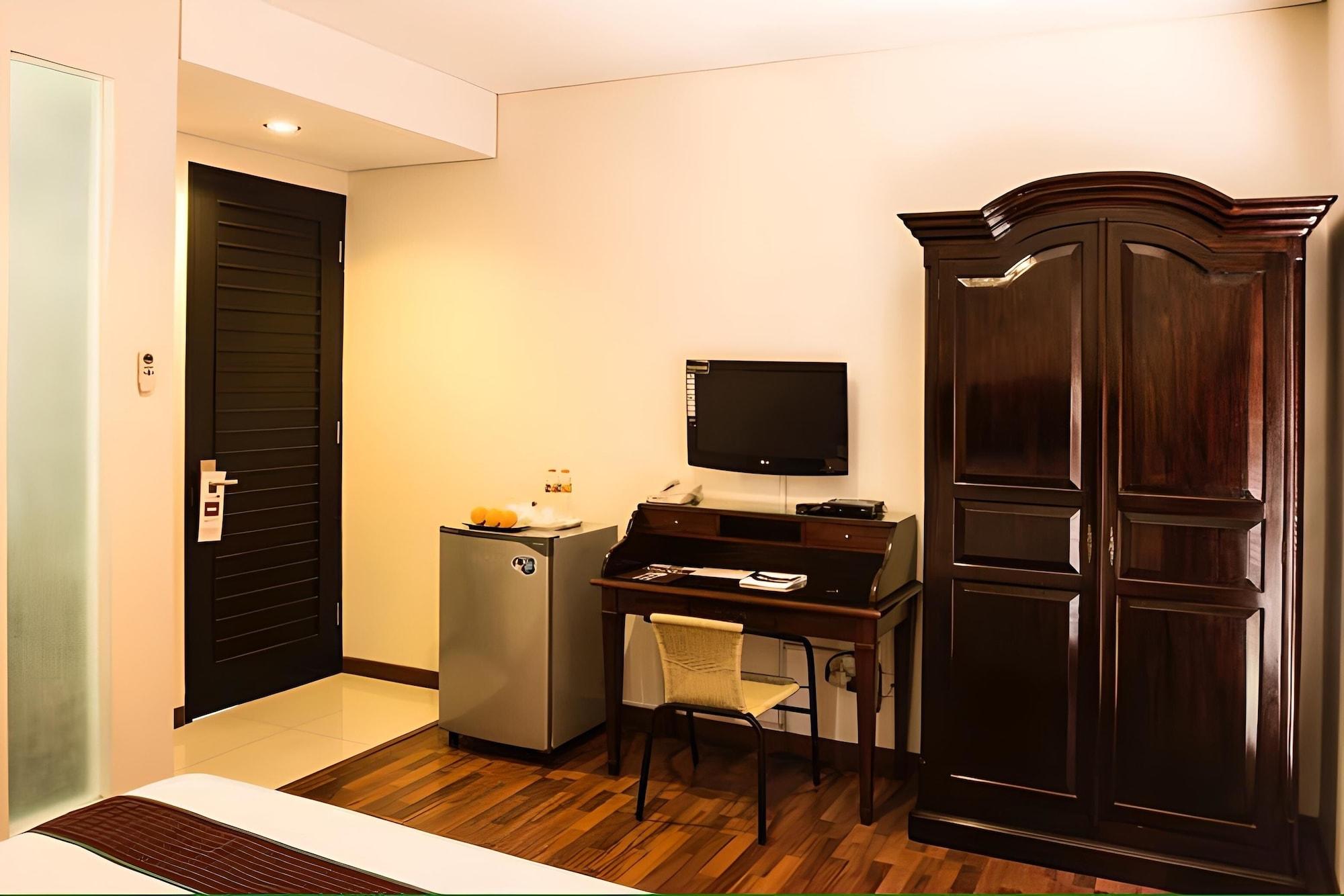 Arimbi Pejaten Suites Yakarta Exterior foto