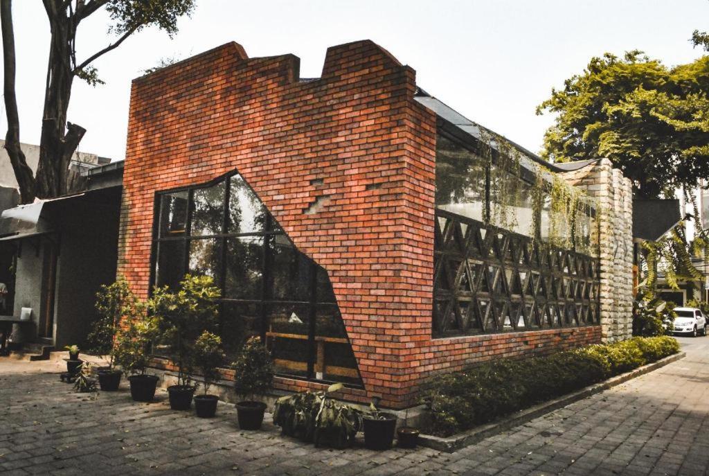 Arimbi Pejaten Suites Yakarta Exterior foto
