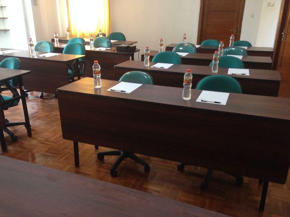 Arimbi Pejaten Suites Yakarta Exterior foto