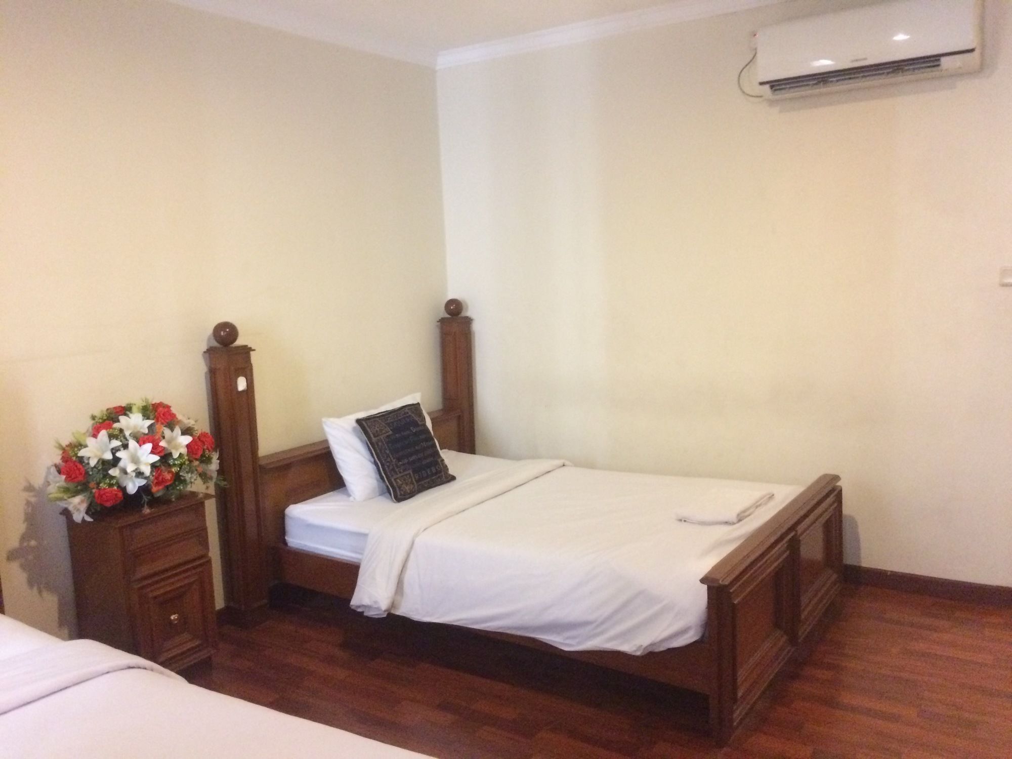 Arimbi Pejaten Suites Yakarta Exterior foto