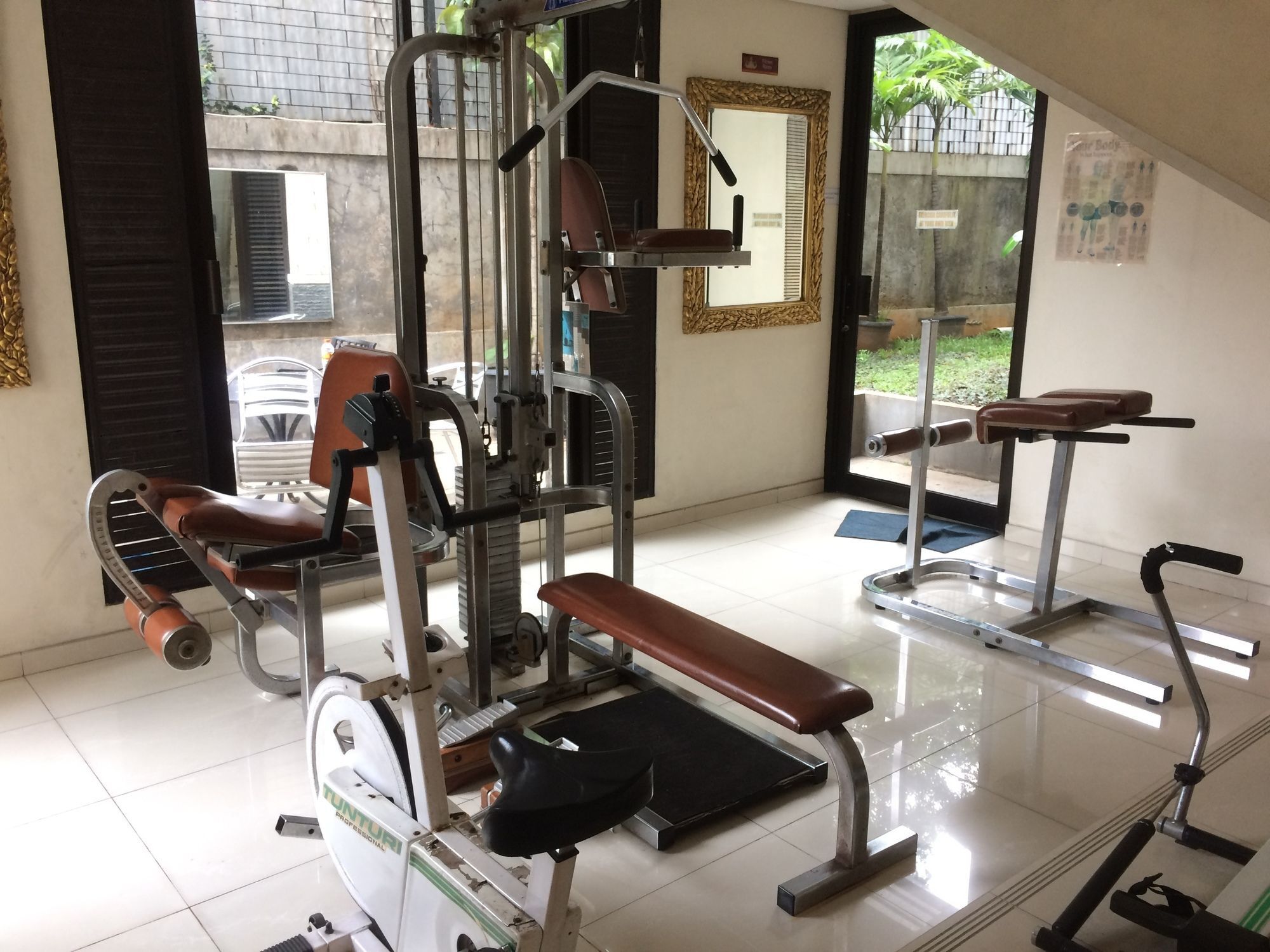 Arimbi Pejaten Suites Yakarta Exterior foto