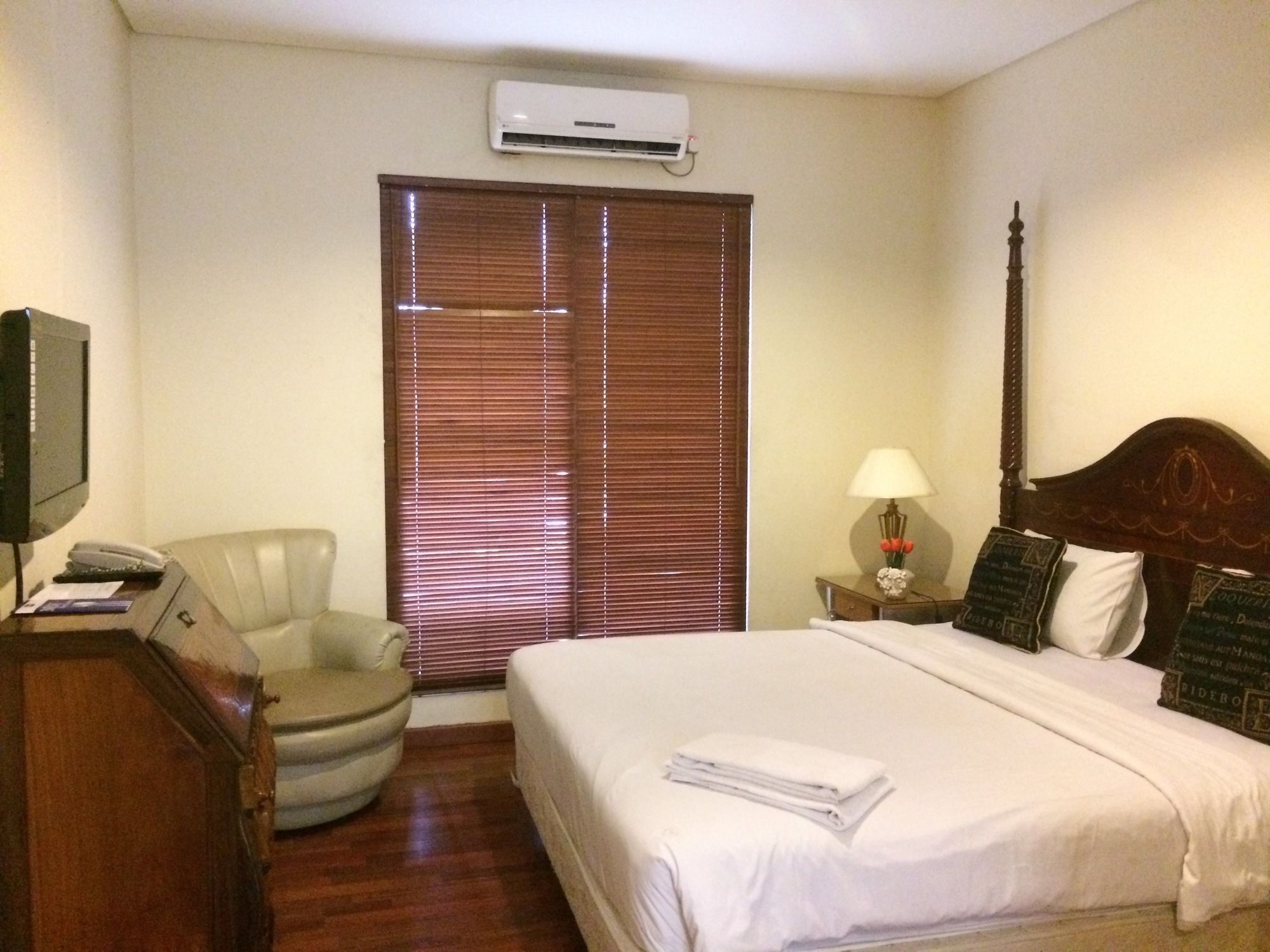 Arimbi Pejaten Suites Yakarta Exterior foto
