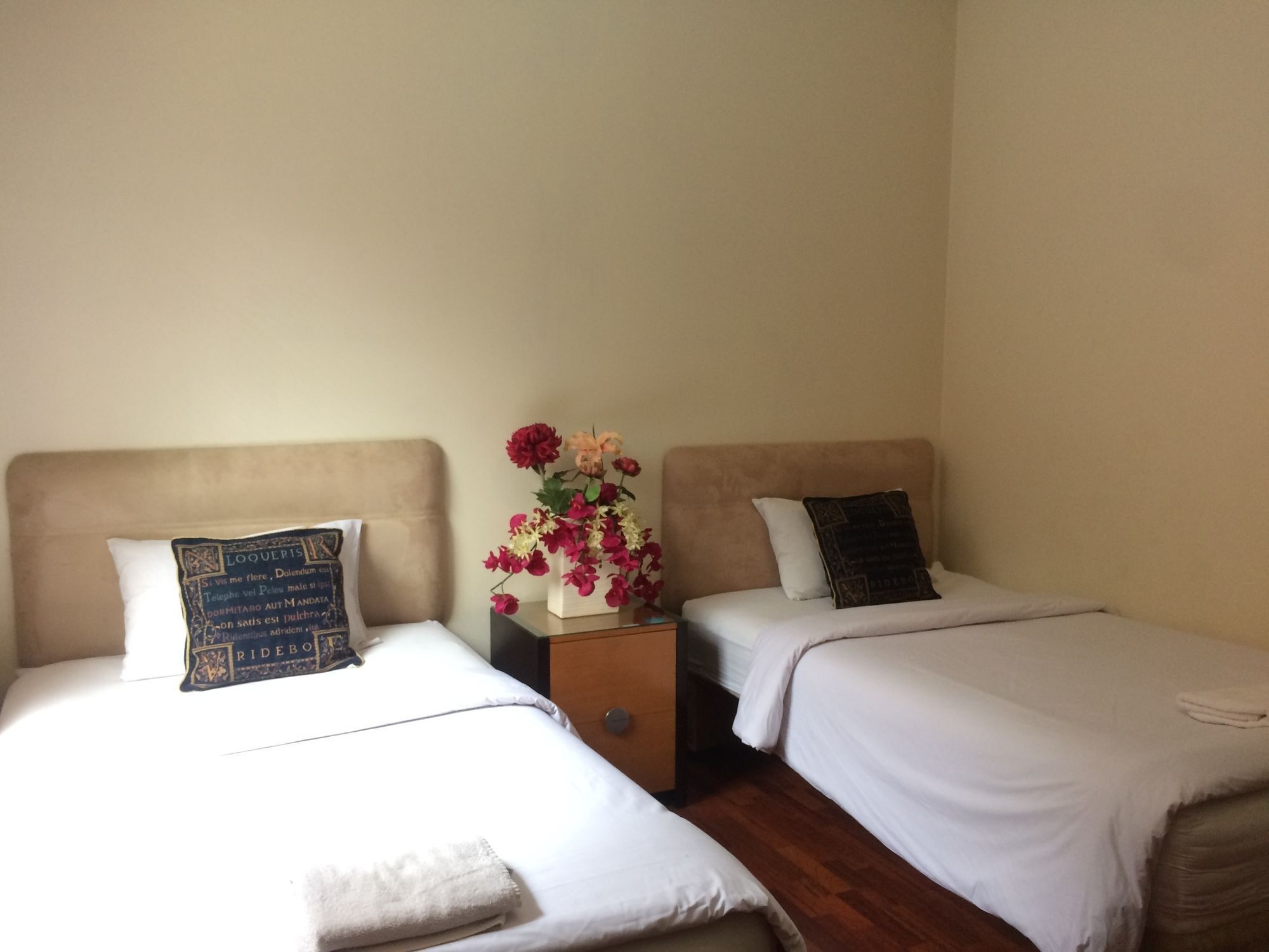 Arimbi Pejaten Suites Yakarta Exterior foto