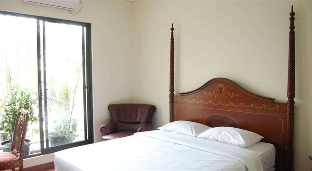 Arimbi Pejaten Suites Yakarta Habitación foto